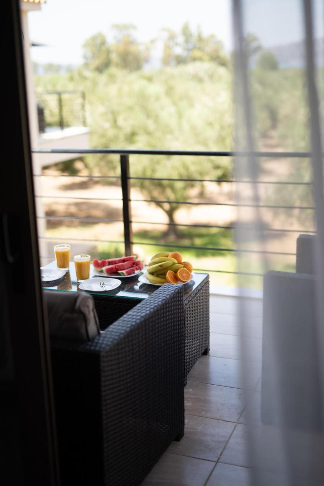Three Charites Resort 지아로바 외부 사진