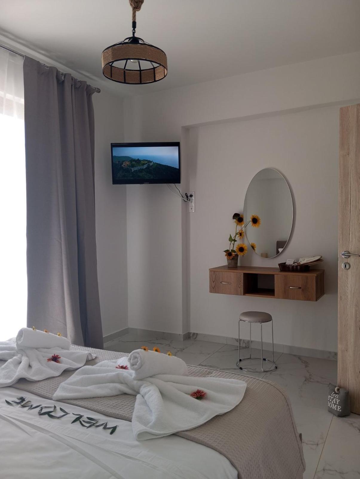 Three Charites Resort 지아로바 외부 사진