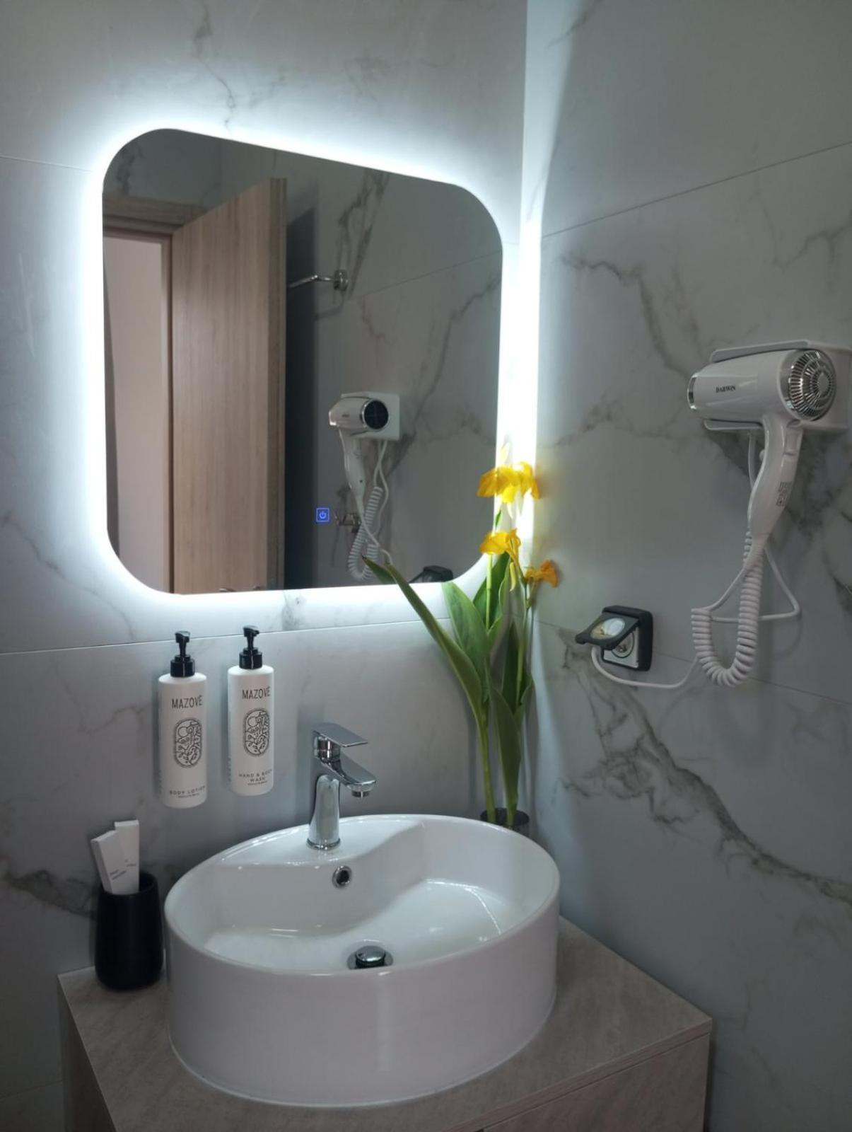 Three Charites Resort 지아로바 외부 사진
