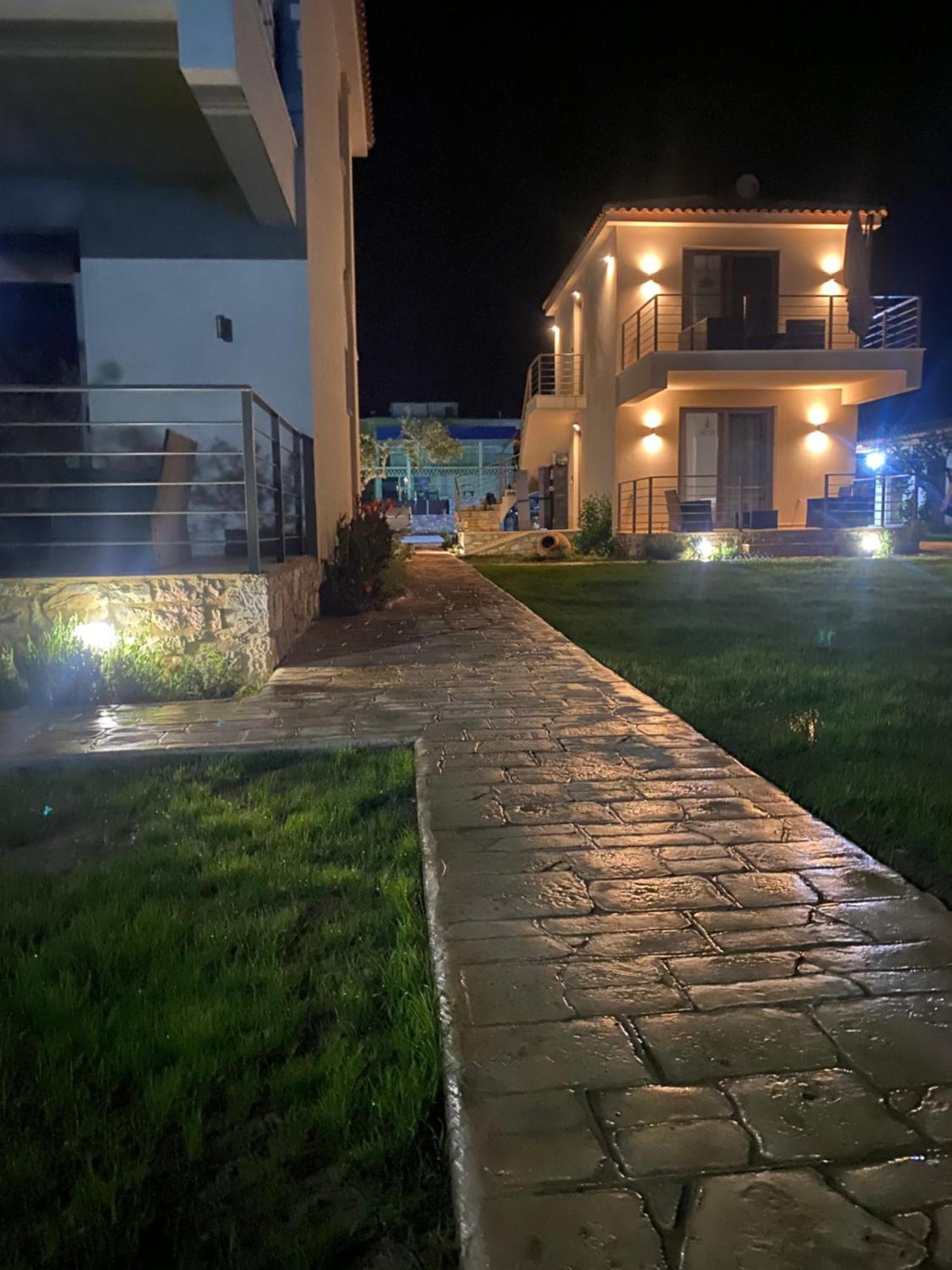 Three Charites Resort 지아로바 외부 사진