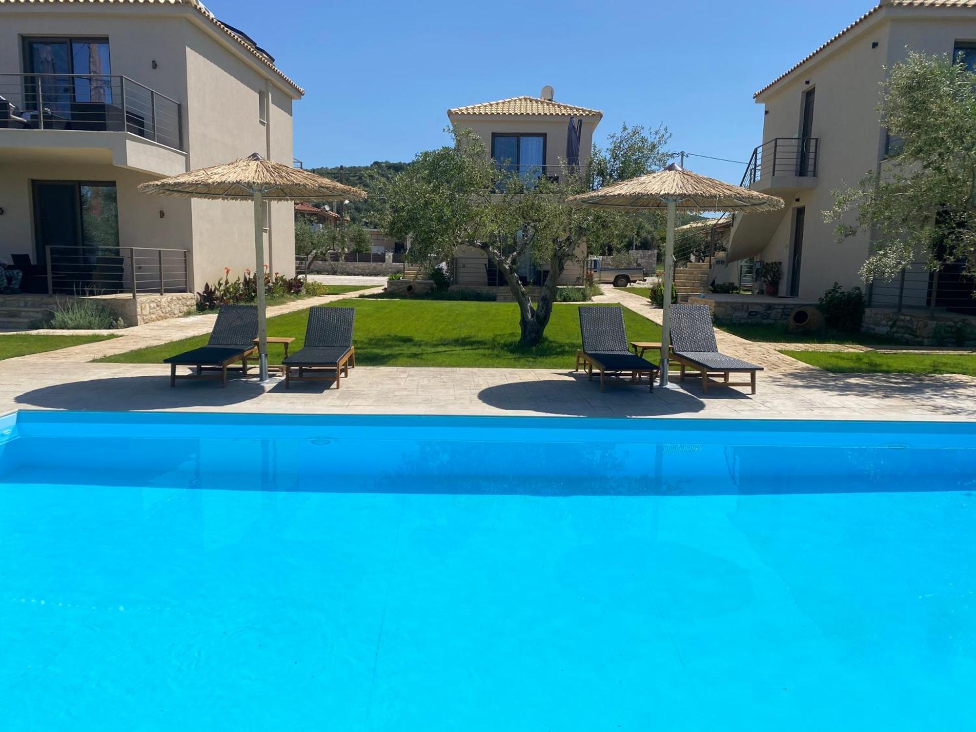 Three Charites Resort 지아로바 외부 사진