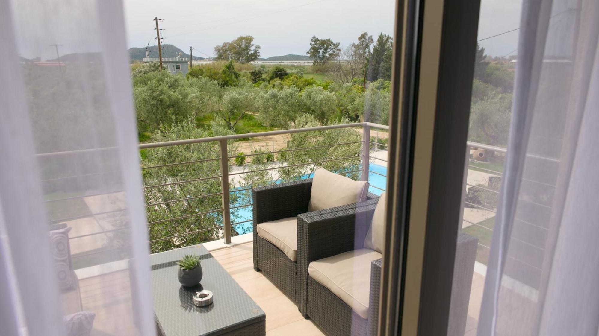 Three Charites Resort 지아로바 외부 사진